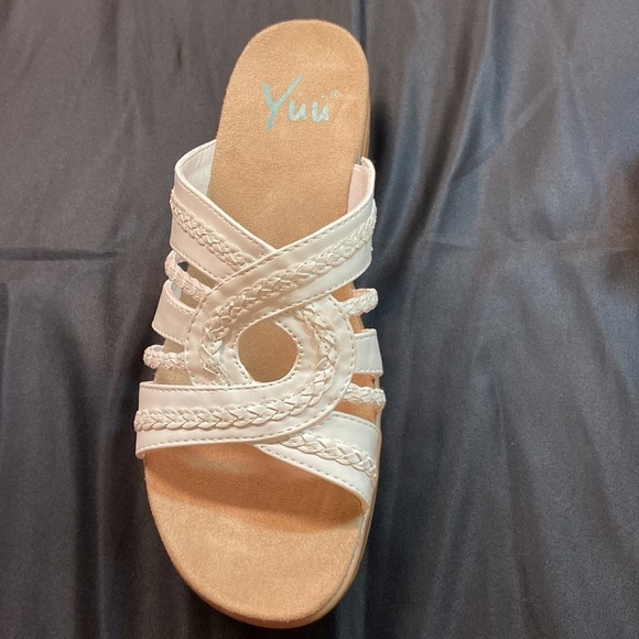 Yuu White Slide/Sandal “Jordan” NWOT - Picture 1 of 9
